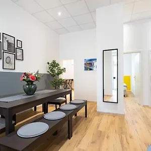 Apartment Big Near Rotkreuzplatz With 3 Bedroom For 12 Pax, München